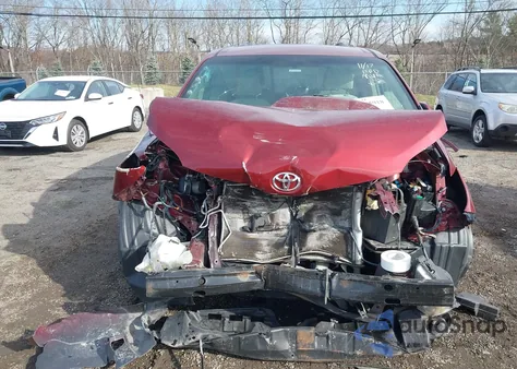 2012 Toyota Sienna Le V6 8 Passenger z USA, uszkodzony, nr VIN 5TDKK3DC8CS265596